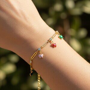 "Trendy Handmade Bracelet – A Stylish Gift for Women & Girls, MAR091386